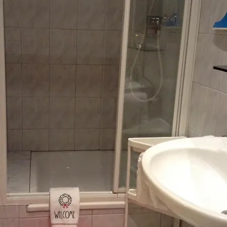 아파트 Gadenstaetter In Der
