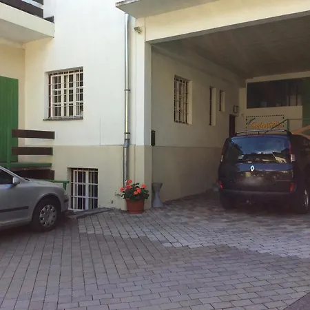 Gadenstaetter In Der *