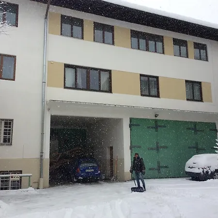Apartment Gadenstaetter In Der City