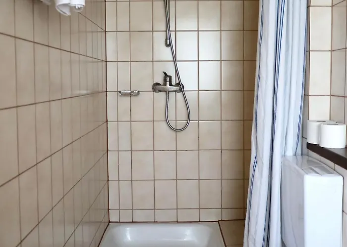 Gadenstaetter In Der 젤암제