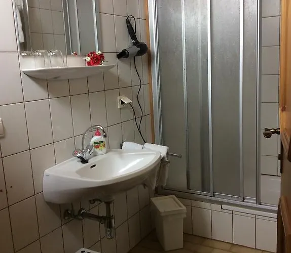 Gadenstaetter In Der 젤암제